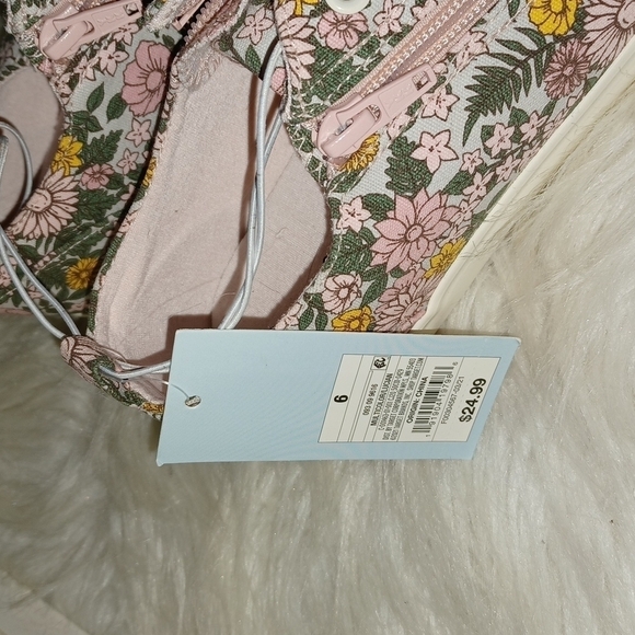 CAT & JACK SLIP ON SNEAKERS - Picture 9 of 16